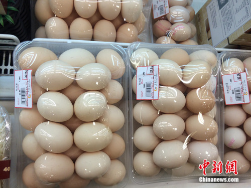 北京某大型超市銷售的雞蛋。<a target='_blank' href='http://www.chinanews.com/' >中新網(wǎng)</a> 邱宇 攝
