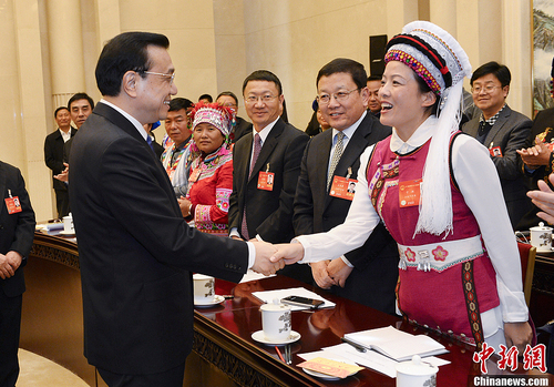 李克強(qiáng)參加云南代表團(tuán)審議2