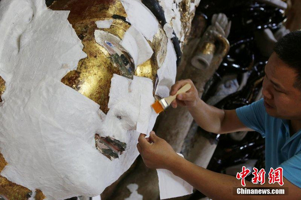 重慶大足千手觀音貼“面膜”-為修復(fù)做準備4