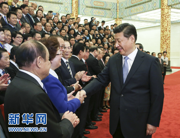 6月6日，中共中央總書記、國家主席習(xí)近平在北京會(huì)見第七屆世界華僑華人社團(tuán)聯(lián)誼大會(huì)代表。新華社記者 蘭紅光 攝1