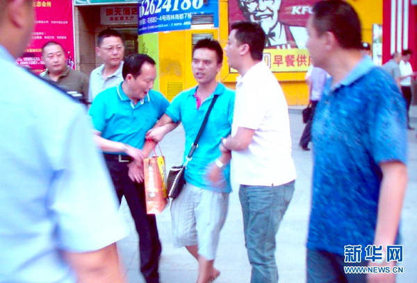 重慶石橋鋪發(fā)生一起劫持人質事件4