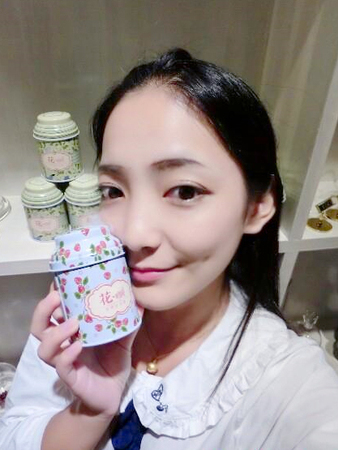 婺源篁嶺景區(qū)“最美老板娘”走紅網(wǎng)絡7