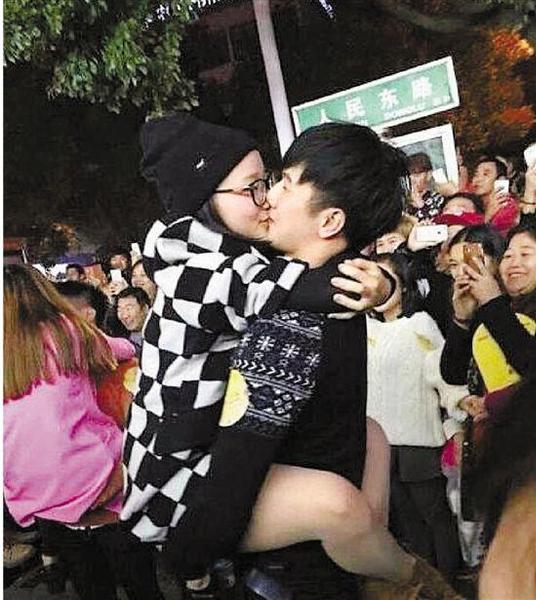 雖只是縣城的比賽，但水準(zhǔn)著實(shí)不低，居然有選手采用考拉式。