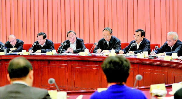 11月27日，全國政協(xié)在北京召開雙周協(xié)商座談會(huì)，圍繞“大力支持中小微企業(yè)技術(shù)創(chuàng)新”協(xié)商討論、建言獻(xiàn)策。全國政協(xié)主席俞正聲主持會(huì)議并講話。 本報(bào)記者姜貴東攝