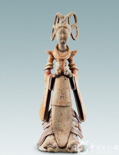 唐，彩繪雙環(huán)望仙髻女舞俑