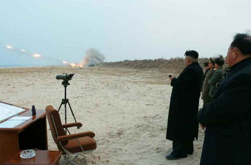 金正恩指導(dǎo)炮兵射擊，強(qiáng)調(diào)軍隊(duì)做好戰(zhàn)爭(zhēng)準(zhǔn)備2