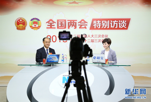2015年3月11日，全國政協(xié)委員，中國中醫(yī)科學(xué)院廣安門醫(yī)院黨委書記、院長王階作客新華會客廳。 新華網(wǎng) 李江 攝