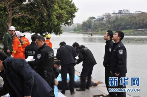 3月19日，公安、消防人員在事發(fā)現(xiàn)場救援。新華社發(fā)(趙家志 攝)