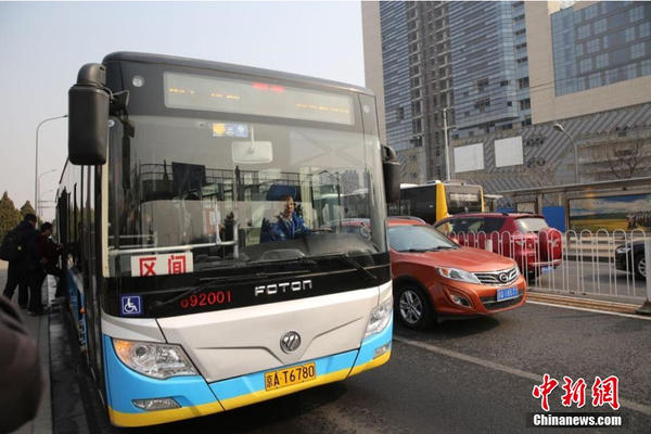國內(nèi)首輛18米純電動(dòng)公交車載客運(yùn)營我要評(píng)論-6