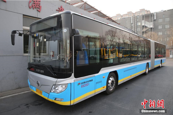 國內(nèi)首輛18米純電動(dòng)公交車載客運(yùn)營我要評(píng)論-3