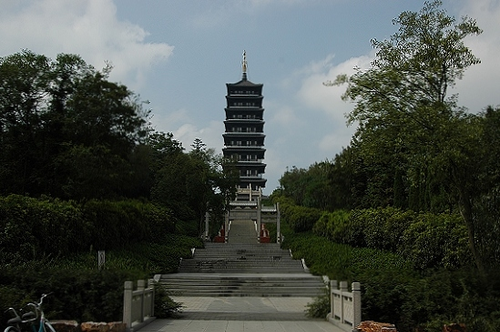 圖為龍背山森林公園文峰塔。
