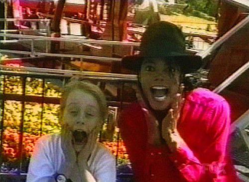 杰克遜與童星麥考利·卡爾金（Macaulay Culkin）在“夢幻莊園”中度過的難忘時光，后者依然是杰克遜的忠實朋友。