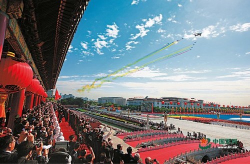遇上國慶閱兵這樣的重大活動(dòng)，駕駛戰(zhàn)機(jī)飛過天安門會(huì)成為你一輩子的榮耀記憶。張雷 攝