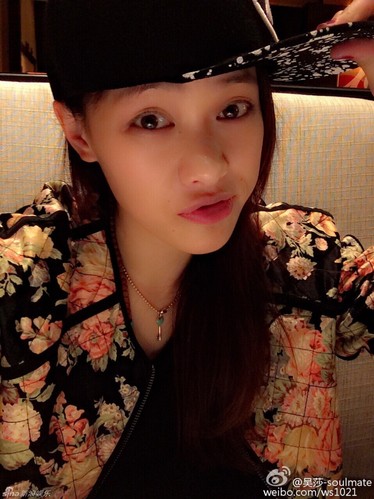 新浪娛樂訊 劉翔與葛天的離婚大戰(zhàn)愈演愈烈，某節(jié)目曝光劉翔前女友吳莎，吳莎長相甜美，是位撐桿跳運動員。據(jù)悉，劉翔與吳莎是在2009年全運會之后交往過。