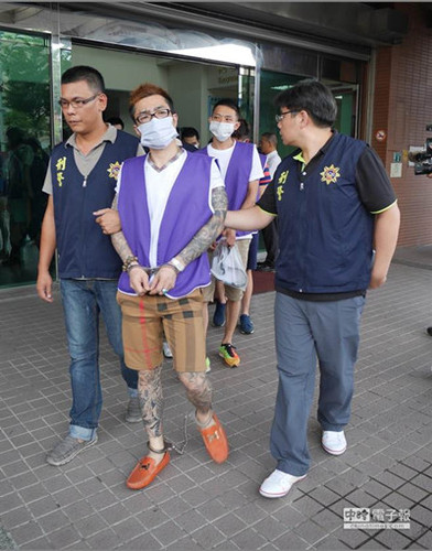 四海海嘯堂主黃三合遭聲押。