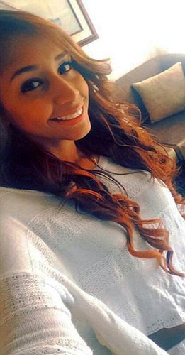 Juliana Lopez本來已經(jīng)擁有了整個(gè)世界，她自己開了一家時(shí)髦的精品店，還主持一檔電視節(jié)目，還是一名有名氣的專業(yè)足球運(yùn)動員。