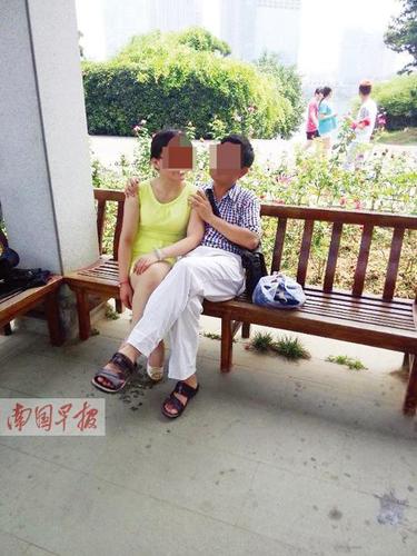劉恩元與劉某在長沙玩的親密照。 劉某供圖