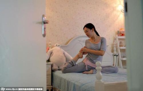 女子當(dāng)程序員鼓勵(lì)師 顏值高會(huì)賣萌月薪可達(dá)8千