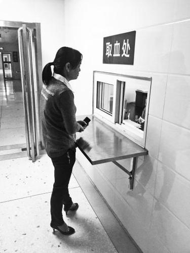 河南欒川獻血車被城管拖走 當地醫(yī)院嚴重缺血