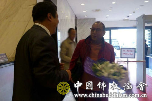 出席第四屆世界佛教論壇的海內(nèi)外佛教代表和嘉賓陸續(xù)抵達(dá)無錫報到參會6