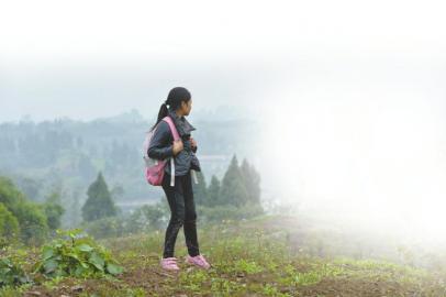 留守女孩寫勸父書“爸爸別離婚” 老師看后落淚2