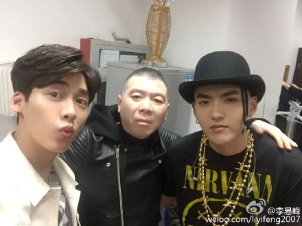 李易峰、馮小剛、吳亦凡合影