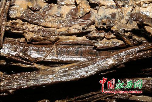 專家清理發(fā)現(xiàn)部分竹簡寫有“子曰”等字樣。
