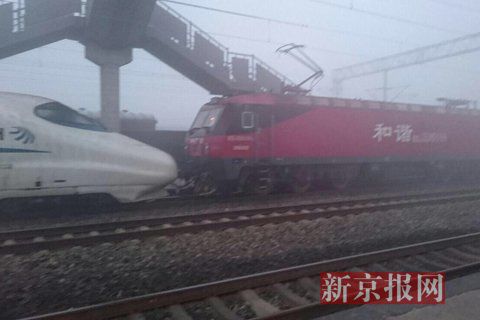 事發(fā)現(xiàn)場(chǎng)。車(chē)上乘客供圖