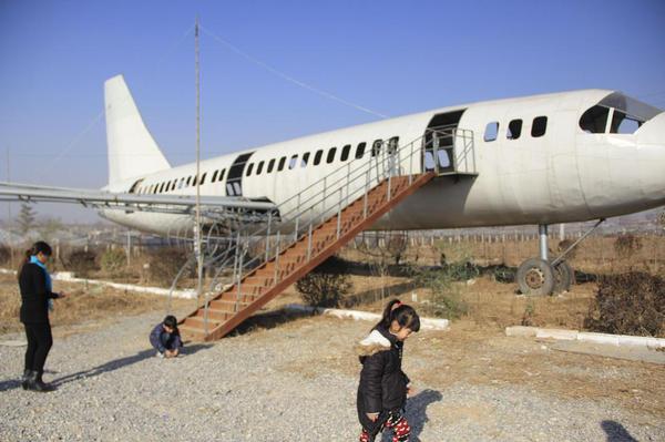 河南農(nóng)民自制“大飛機”：長約35米 酷似波音737
