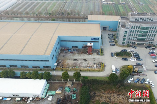 1月13日，上海市寶山區(qū)一機械廠發(fā)生爆炸，目前已造成4人死亡、2人受傷，具體事故原因正在進(jìn)一步調(diào)查中。圖為事發(fā)廠房。中新社記者 張亨偉 攝