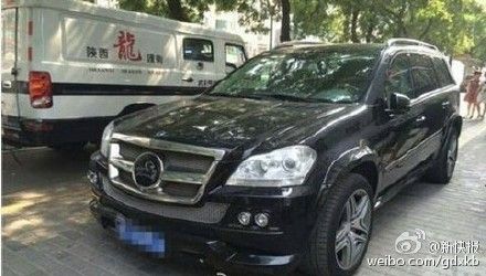小孩劃豪車當(dāng)場被抓 盤點坑爹的熊孩子