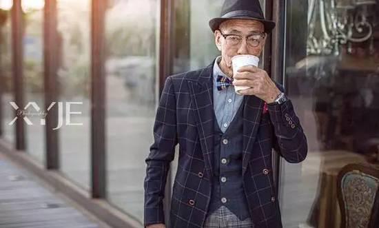 酷斃了！孫子給85歲爺爺拍了一組街拍照