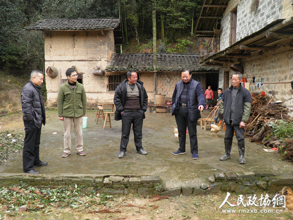 瑞金市政協(xié)全會前開展“大走訪、大聯(lián)系、大調(diào)研”活動