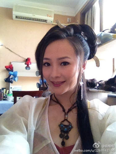 黃海波老婆叫什么 曲柵柵個(gè)人資料微博及圖片