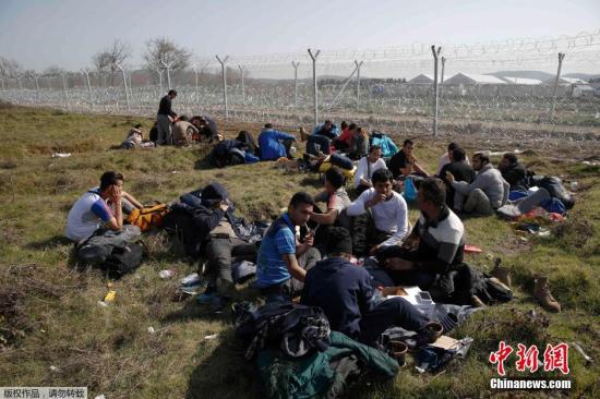 克羅地亞、塞爾維亞、斯洛文尼亞、馬其頓與奧地利最近開始實行聯(lián)合登記難民機制。馬其頓等國表示，聯(lián)合登記難民機制已經(jīng)顯示出效果。有報道稱，上述國家的警方對難民流入都進(jìn)行了全程監(jiān)控，限制難民每天入境的數(shù)量。