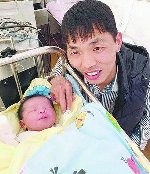 孿生兄弟同天結(jié)婚同天得子 娶同家醫(yī)院護(hù)士為妻