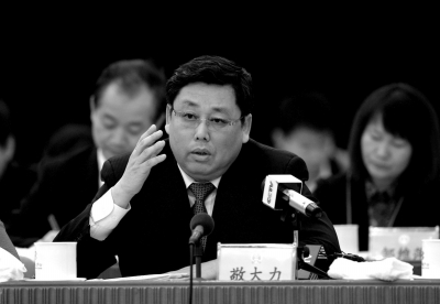 全國人大代表敬大力在北京團(tuán)第八次全體會議上發(fā)言。京華時報記者張斌攝