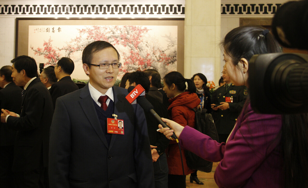 兩會(huì)期間，李健委員接受媒體采訪