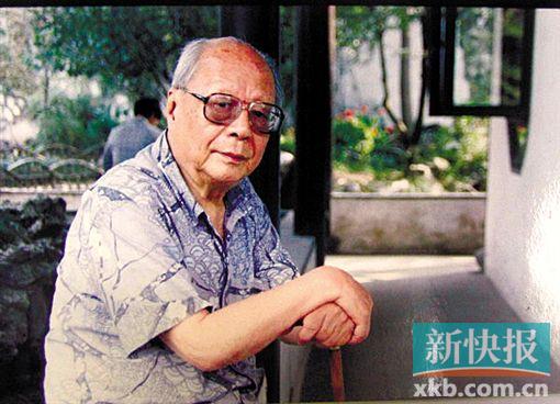 簡介 王季遷(1907-2003) 又名王己千。由于嫌“季遷”筆劃太多,改為“己千”,取“人十之,己千之”之意。他稱:“別人學(xué)十次就會的東西,我要學(xué)一千次,因我的天分沒有別人高”。1907年生于蘇州,早年師從收藏家兼畫家吳湖帆,晚年定居美國。他的藏品涵蓋宋、元、明、清歷代珍品。晚年,王季遷將大量藏畫賣給美國紐約大都會博物館,由此毀譽(yù)不一。