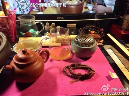 后面水里泡著的是綠松嗎？
