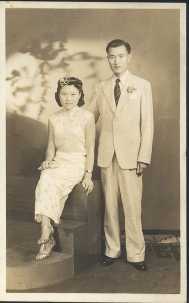 1941年7月，葛庭燧與何怡貞在上海結(jié)婚時的合影。