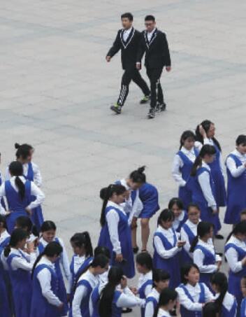 在幼師學(xué)校里，男生是絕對的少數(shù)派