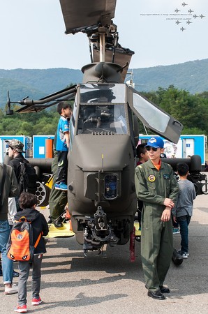 眼鏡蛇武裝直升機(jī)的多管機(jī)炮，