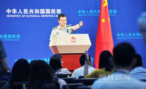 軍方回應南海局勢等熱點強調(diào)將堅決遏制“臺獨”