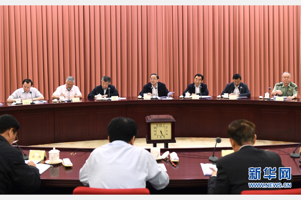 6月2日，全國(guó)政協(xié)在北京召開(kāi)第51次雙周協(xié)商座談會(huì)，圍繞“促進(jìn)退役士兵就業(yè)創(chuàng)業(yè)”建言獻(xiàn)策。全國(guó)政協(xié)主席俞正聲主持會(huì)議并講話。新華社記者謝環(huán)馳攝