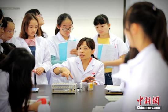 衛(wèi)計(jì)委：力爭(zhēng)2020年家庭醫(yī)生簽約服務(wù)擴(kuò)大到全人群