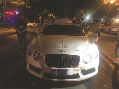 肇事的賓利轎車，價(jià)值400多萬(wàn)。