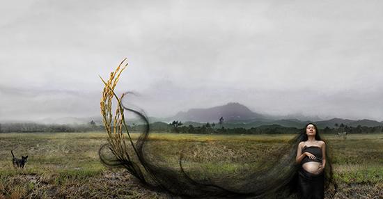 余依蘭，《Kinabalu Series：Huminodun》，digital print on Kodak Endura paper，106.5×204.5 cm（佳士得提供）