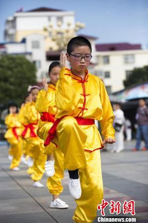 少年表演太極拳?！「到ū蟆z