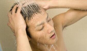 夏季洗澡水溫40度最解乏 謹(jǐn)防4大誤區(qū)